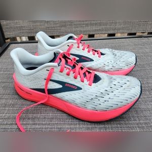 Women's Brooks Hyperion Tempo size 7.5